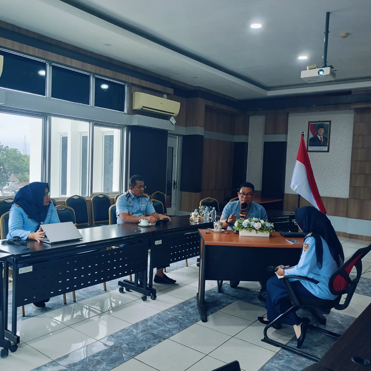 Menjadi Bintang yang Bersinar dalam Pelayanan Publik (Sharing Session)