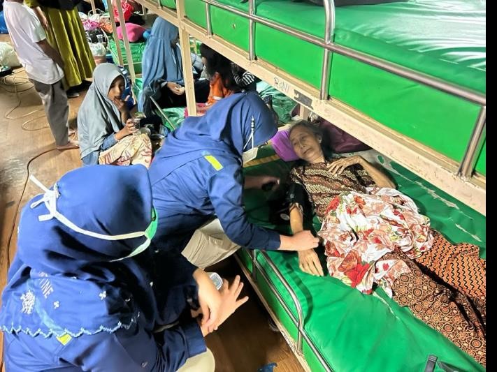 H-5 Idul Fitri KKP Padang Pastikan Evakuasi 2 Penumpang di Pelabuhan Teluk Bayur Berlangsung Lancar