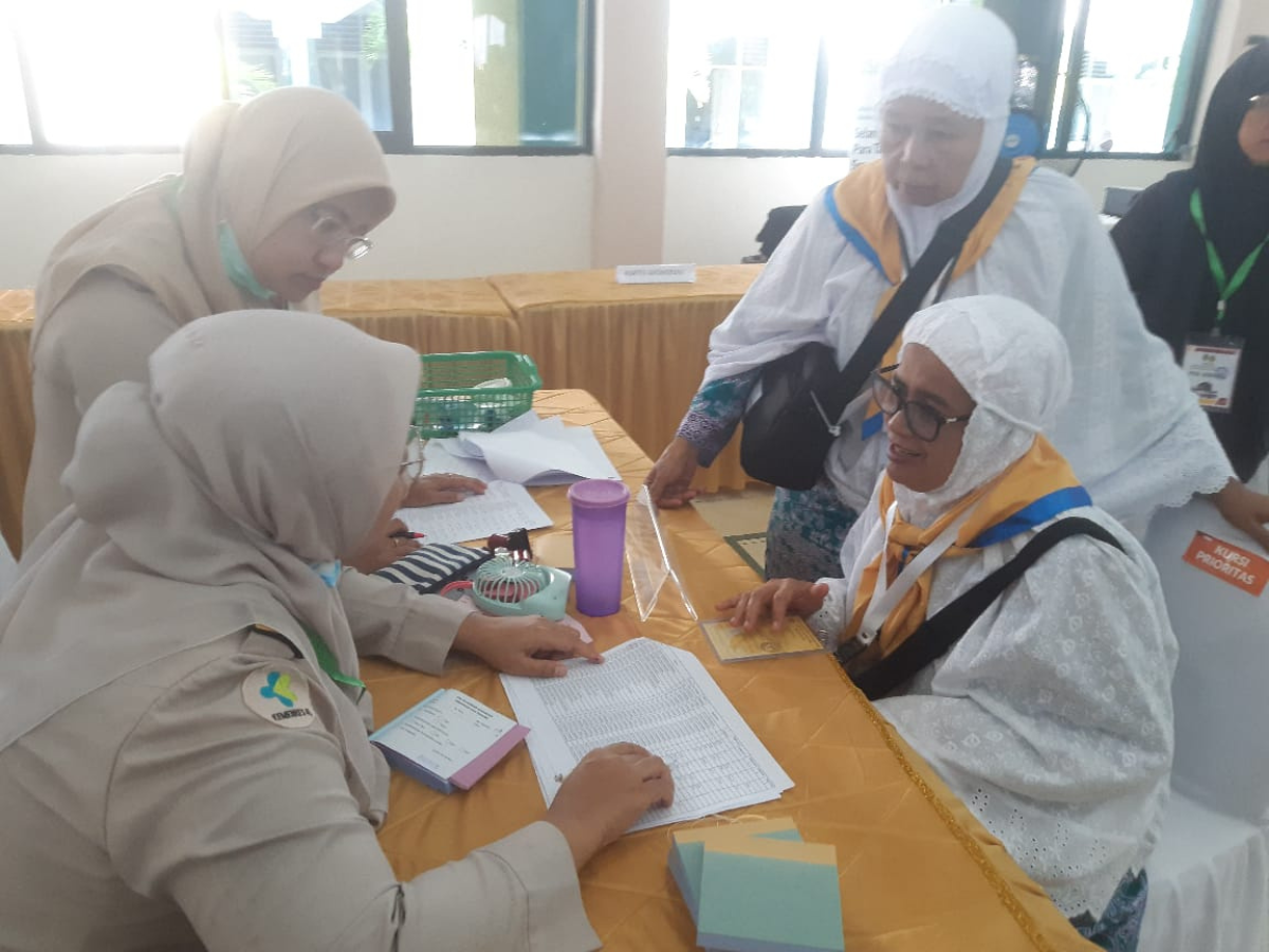 Pemeriksaan Kesehatan Tahap Akhir Jemaah Calon Haji  Embarkasi Haji Padang 1444H/2023M