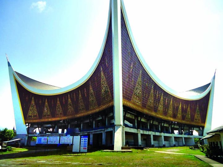 Pembangunan Masjid Raya Sumbar di Kota Padang